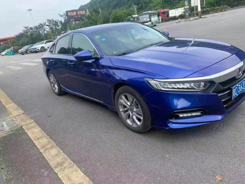 成都19年本田雅阁3