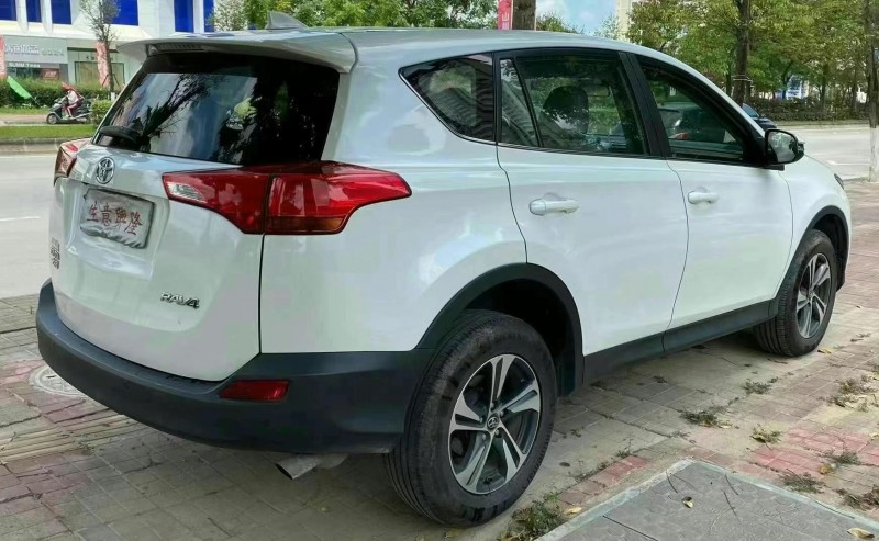 广州15年丰田RAV48