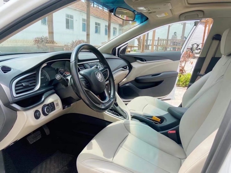 潍坊18年别克英朗4