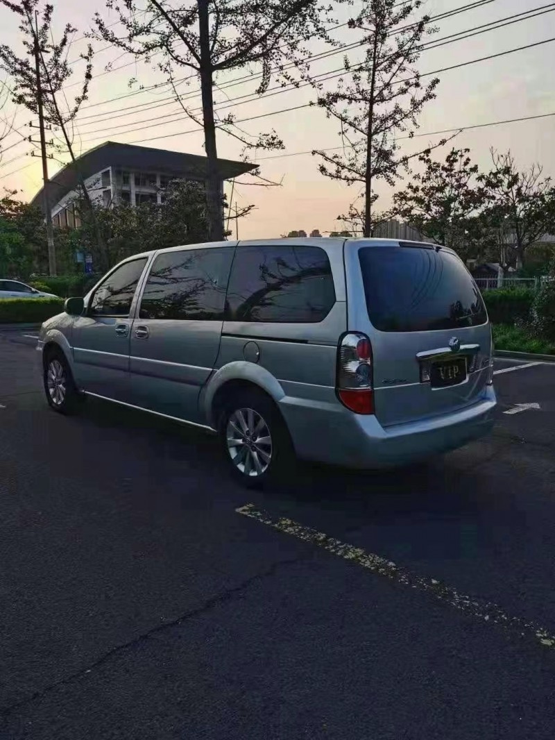 枣庄16年别克GL88