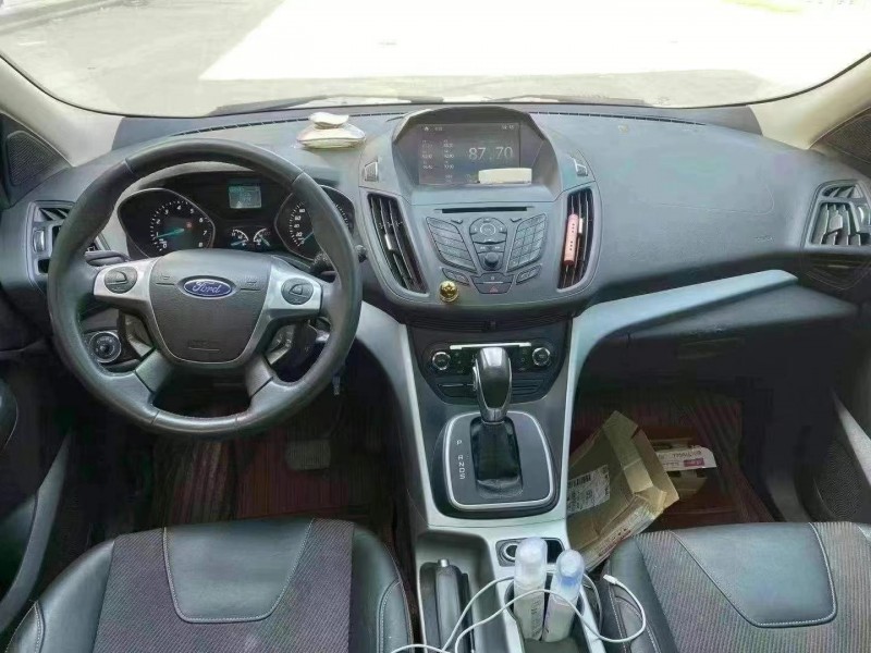 保定14年福特翼虎5