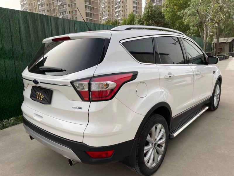 济宁17年福特翼虎6