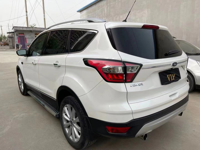 济宁17年福特翼虎7