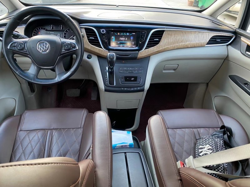 济宁19年别克GL85