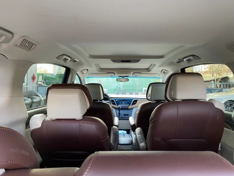 济宁19年别克GL84