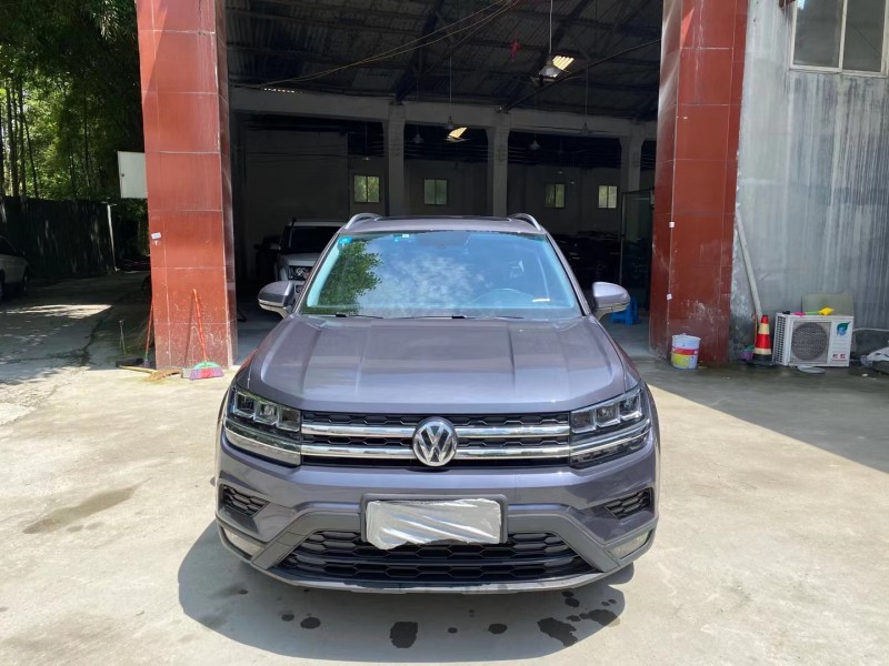 成都20年大众途岳9