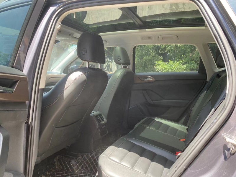 成都20年大众途岳4