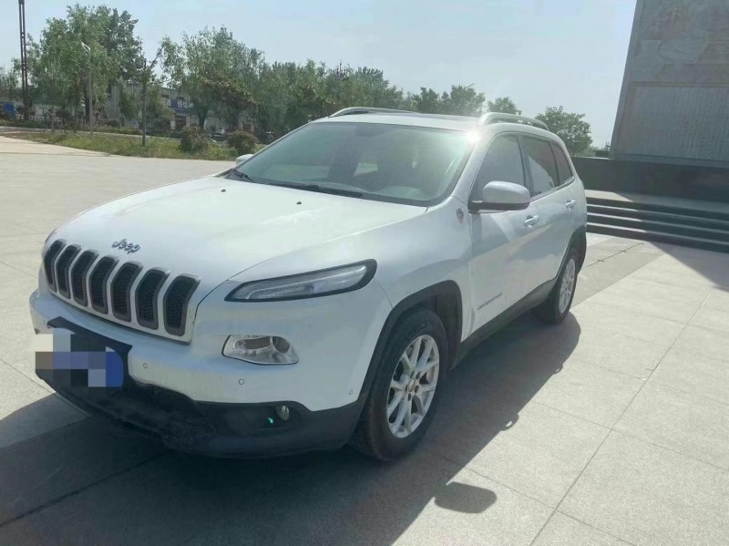 淄博16年Jeep自由光3