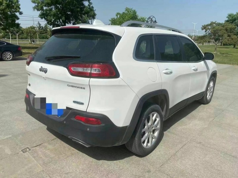 淄博16年Jeep自由光7