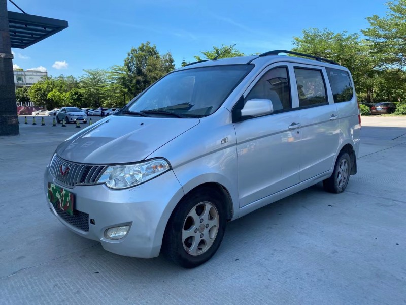 東莞14年五菱汽車宏光3