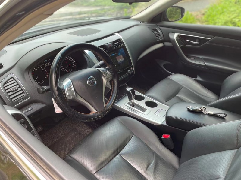 上饒18年日產天籟5