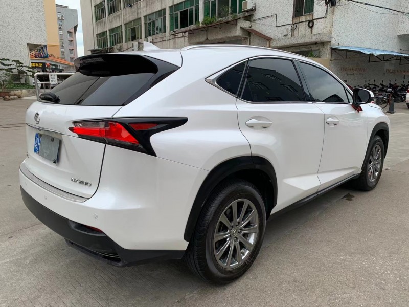 中山17年雷克萨斯NX5