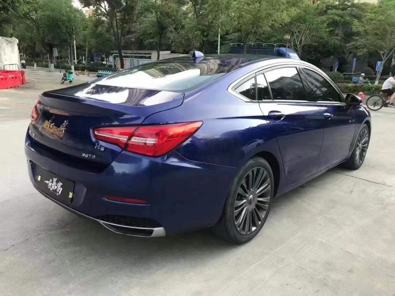 廈門20年紅旗H56