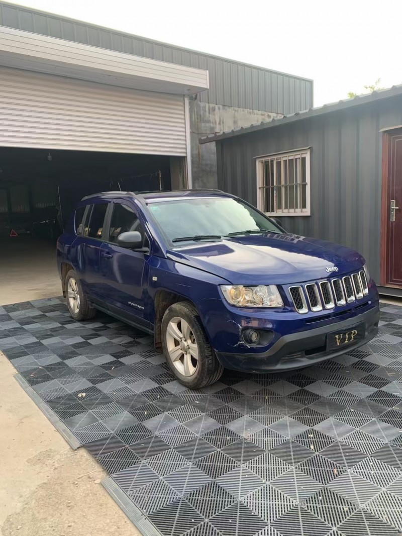 青島11年Jeep指南者7