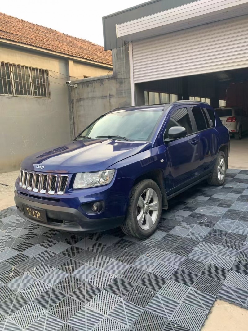 青島11年Jeep指南者6