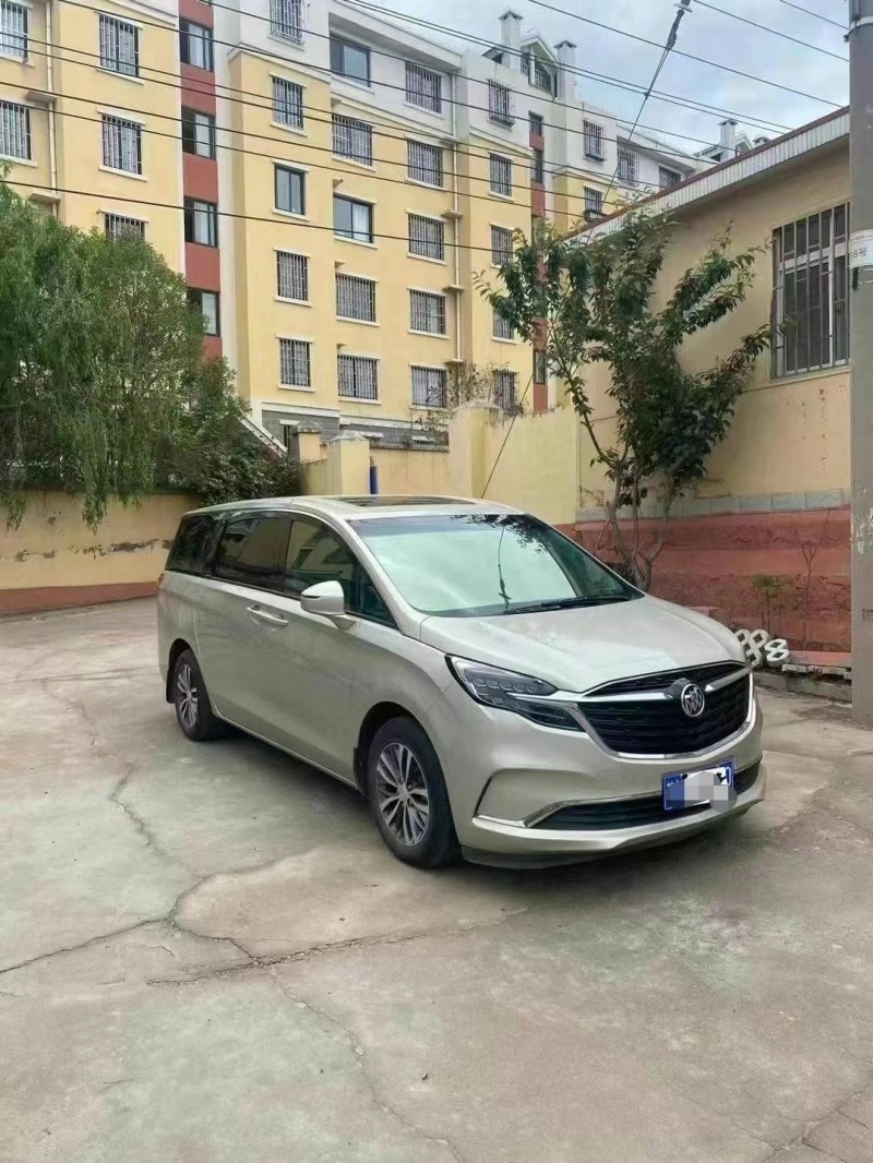 青岛20年别克GL82