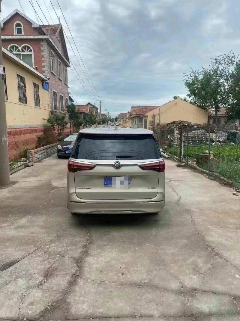 青岛20年别克GL89