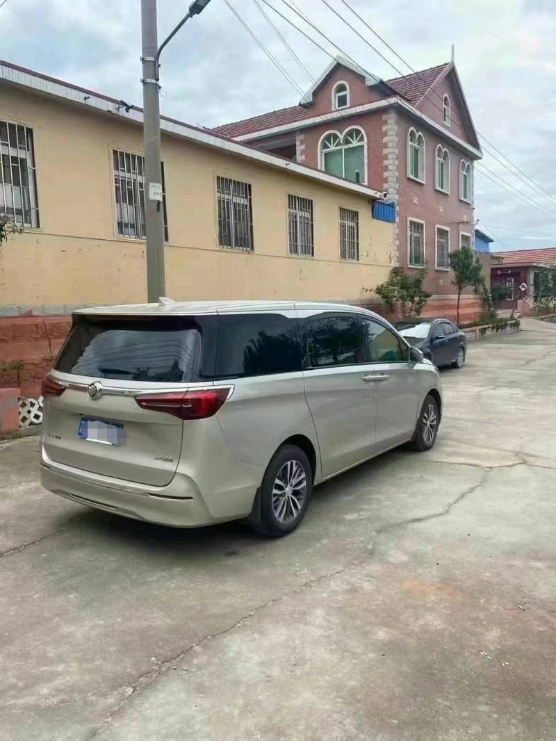 青岛20年别克GL88