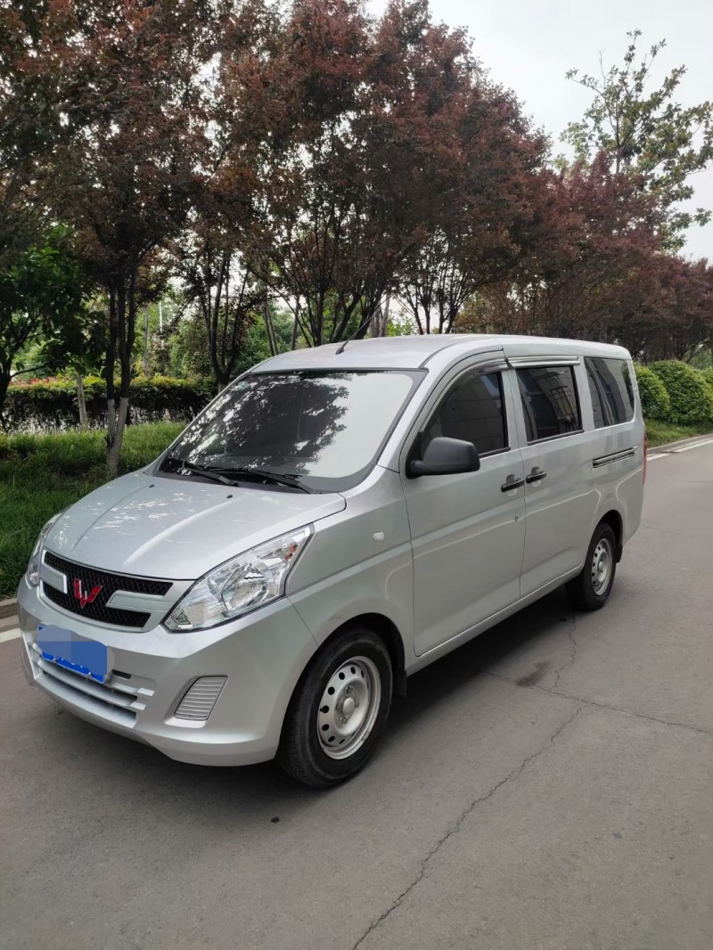 徐州19年五菱汽車榮光V2