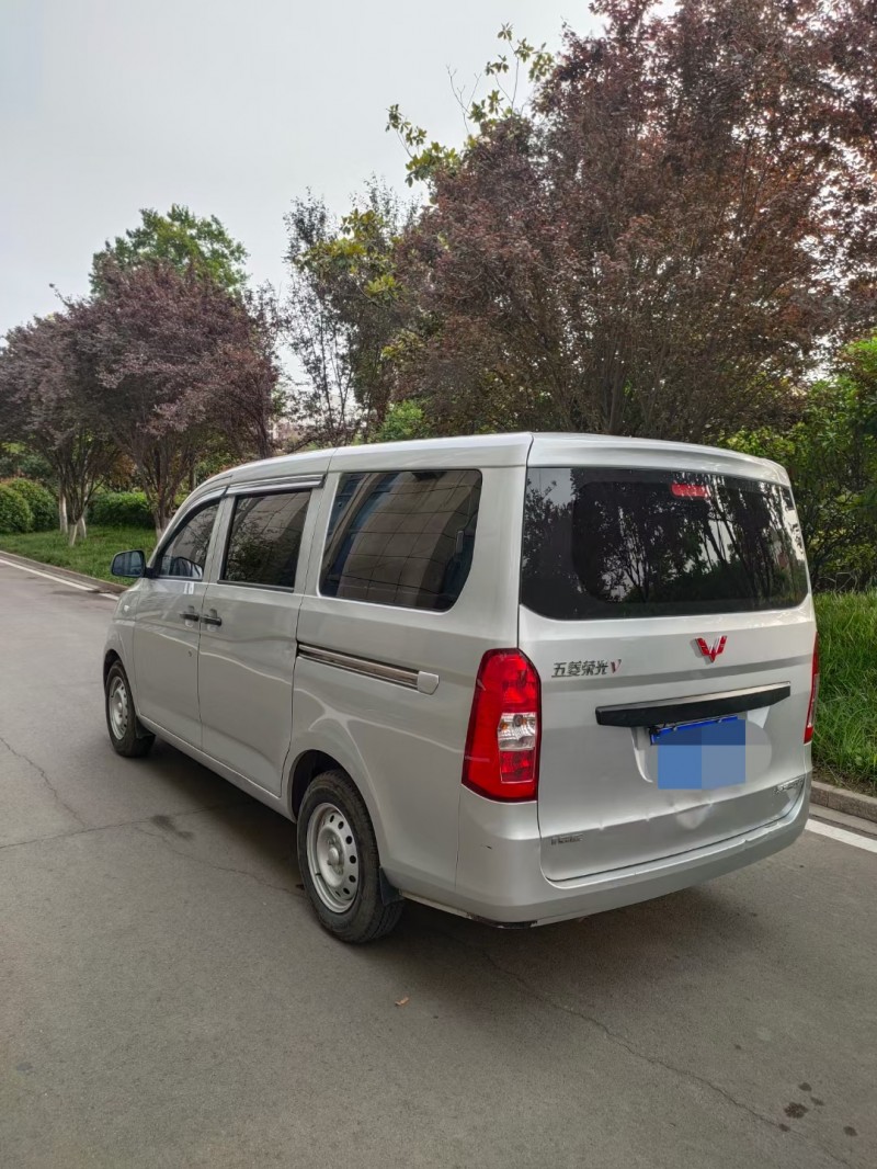 徐州19年五菱汽車榮光V7