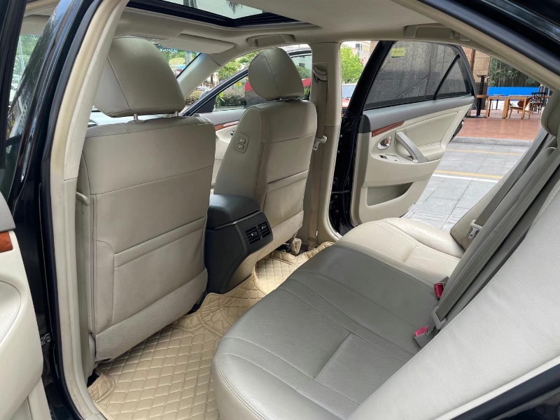 佛山14年丰田凯美瑞4