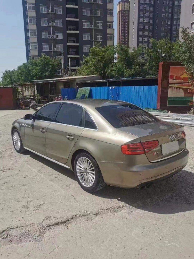 泰安13年奧迪A4L7