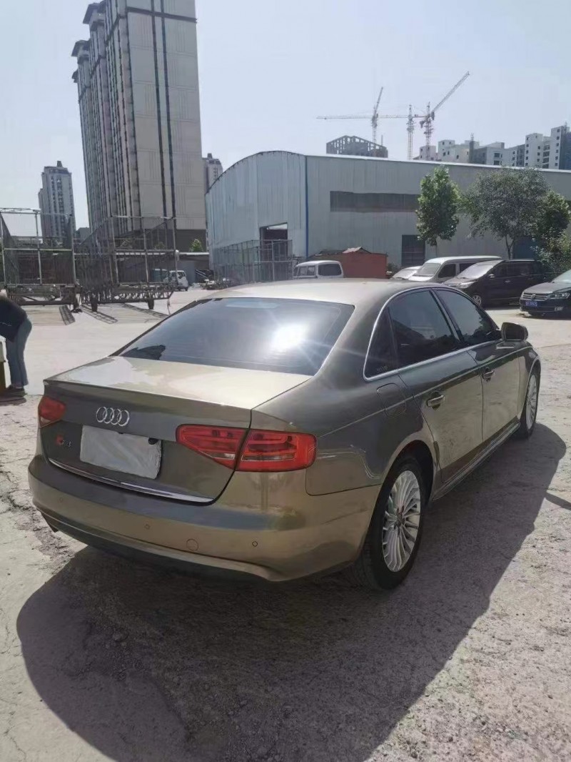 泰安13年奧迪A4L8