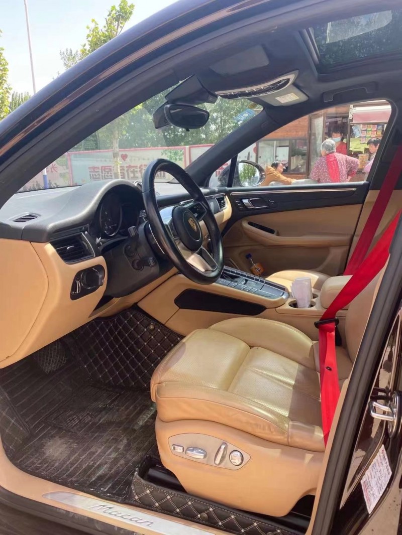 济南16年保时捷Macan5