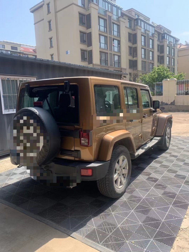 青島12年Jeep牧馬人7