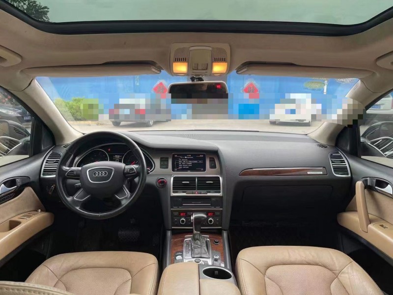 青岛12年奥迪Q72