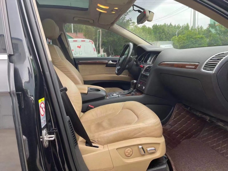 青岛12年奥迪Q73