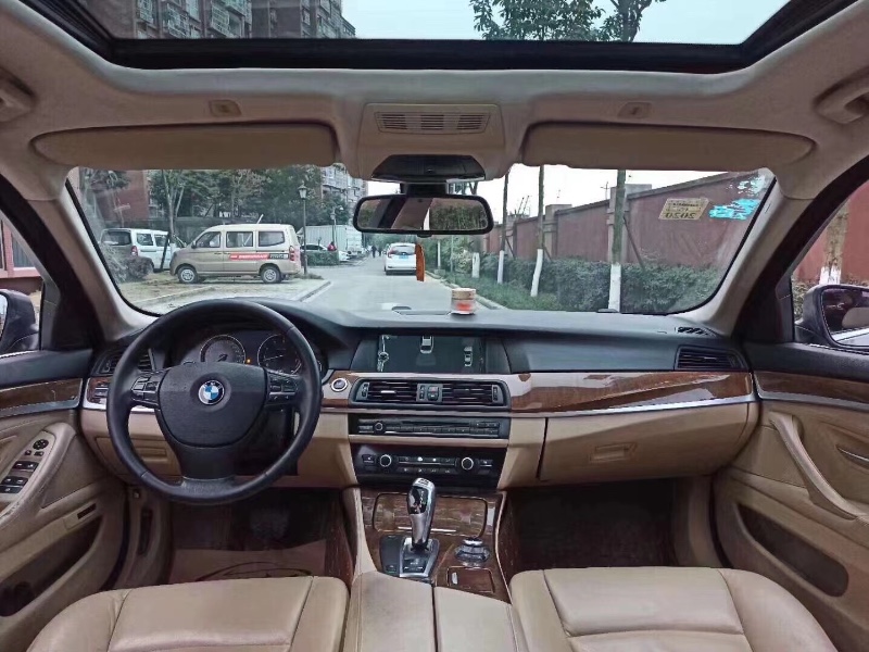 成都11年宝马5系3