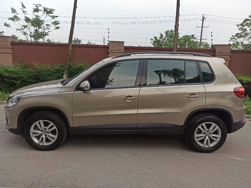 成都16年大众途观6