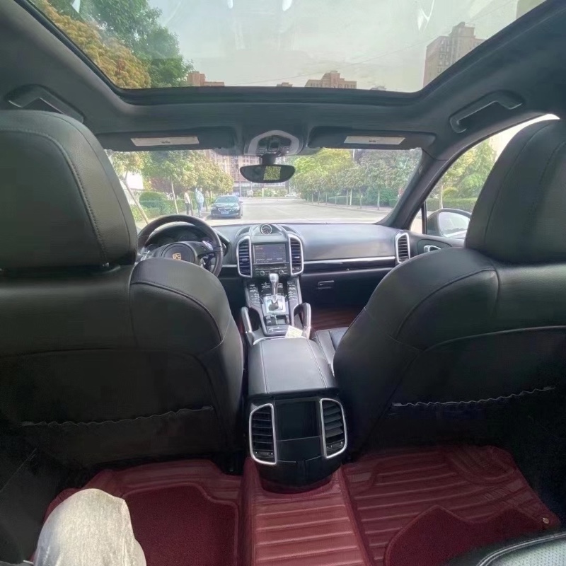 济宁14年保时捷卡宴9