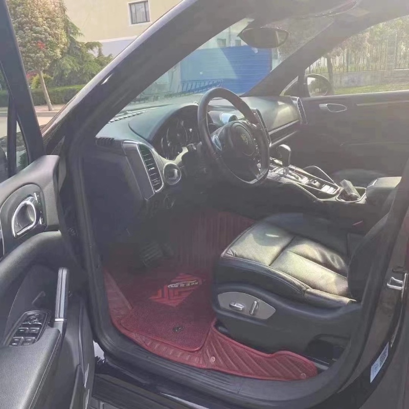 济宁14年保时捷卡宴7