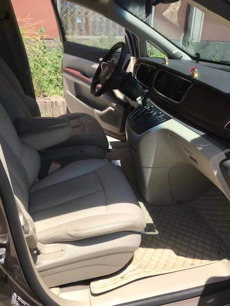 济宁16年别克GL85