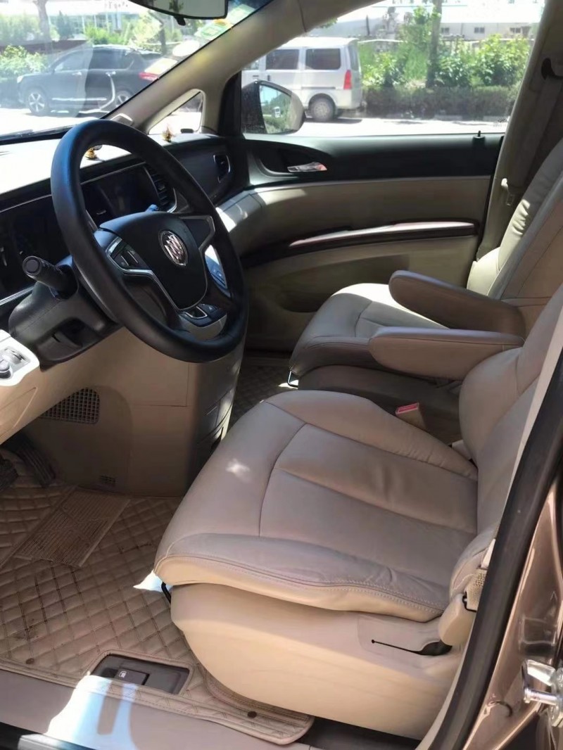 济宁16年别克GL86