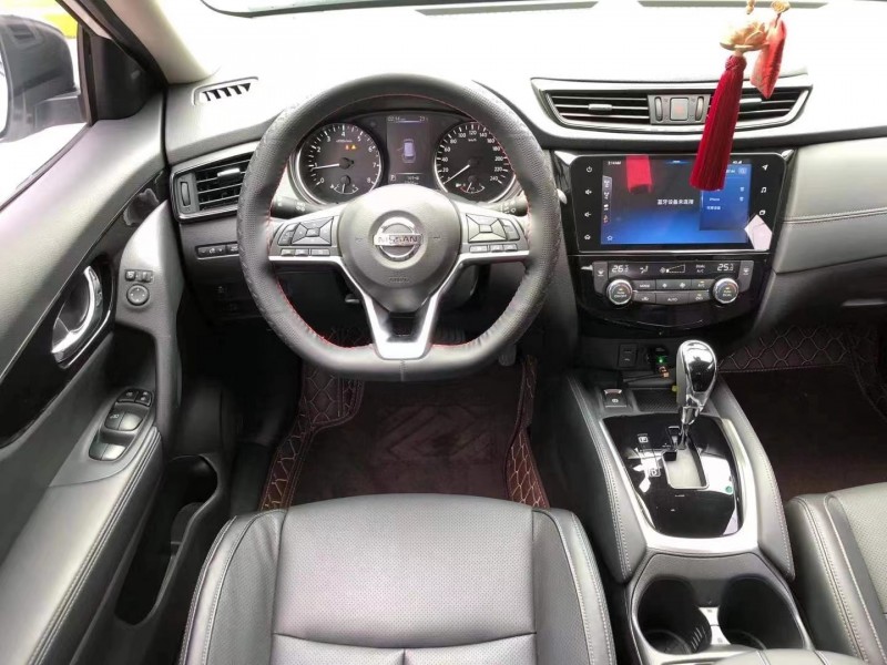 武汉20年日产奇骏4