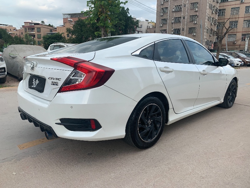 广州17年本田思域2