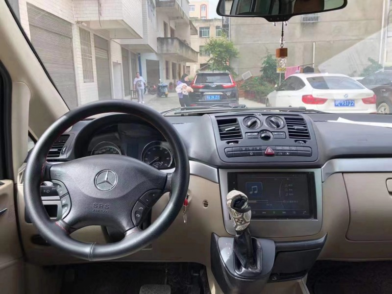 武汉11年奔驰唯雅诺6