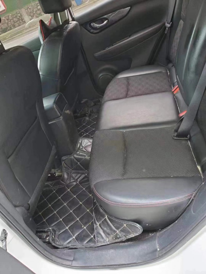 武汉17年日产逍客4