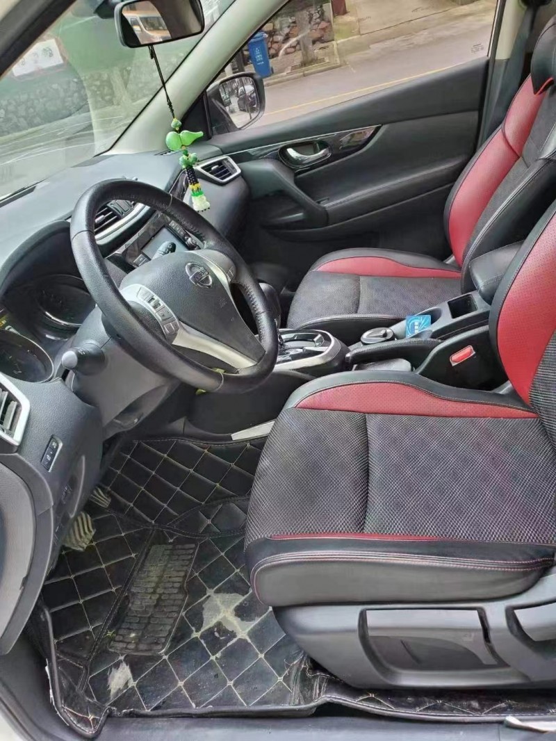 武汉17年日产逍客6