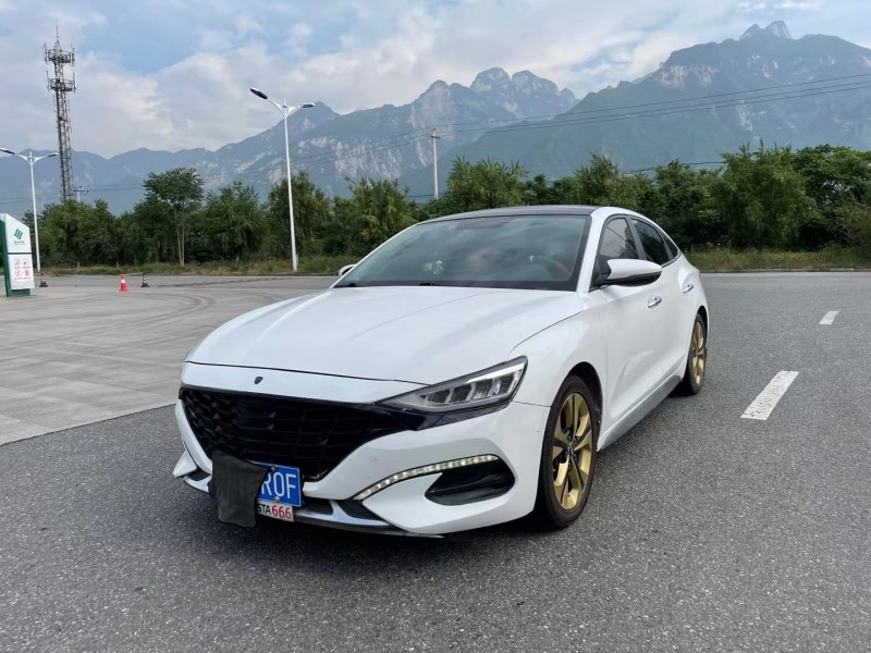 徐州19年现代菲斯塔8