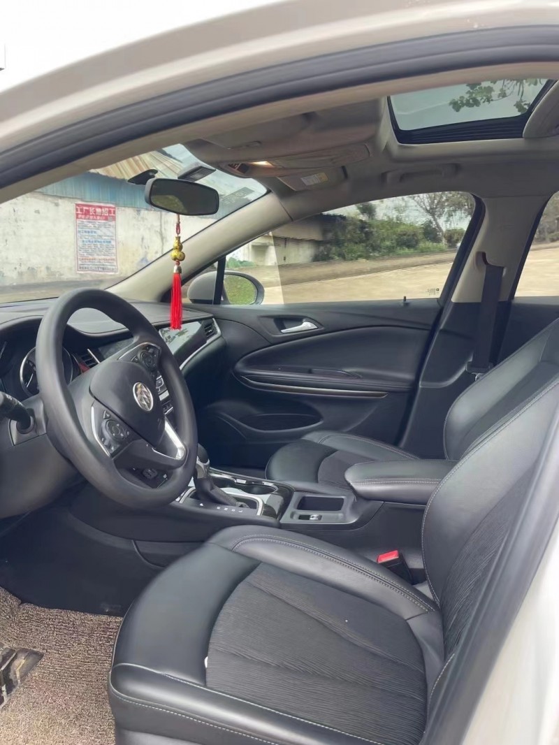 江门19年别克威朗5
