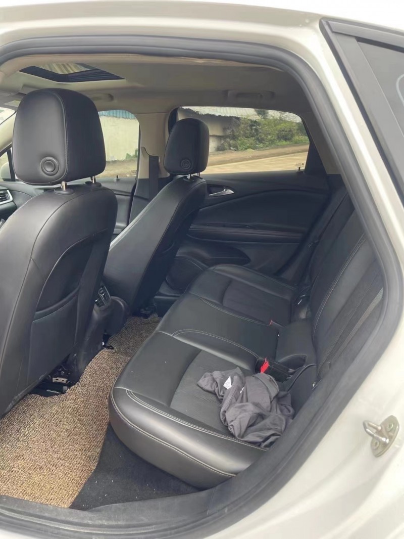 江门19年别克威朗4