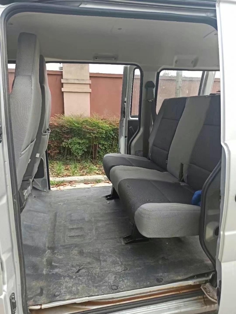 成都19年东风小康8