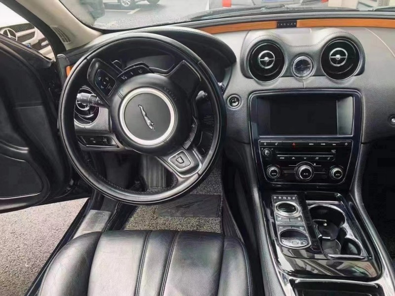 長沙13年捷豹XJ6