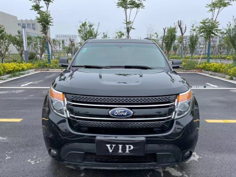 盐城15年福特探险者1