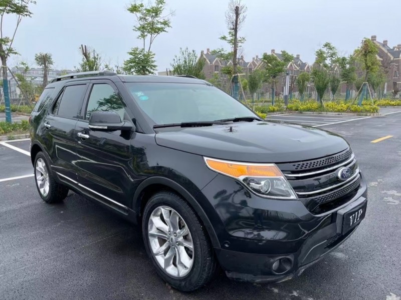 盐城15年福特探险者2