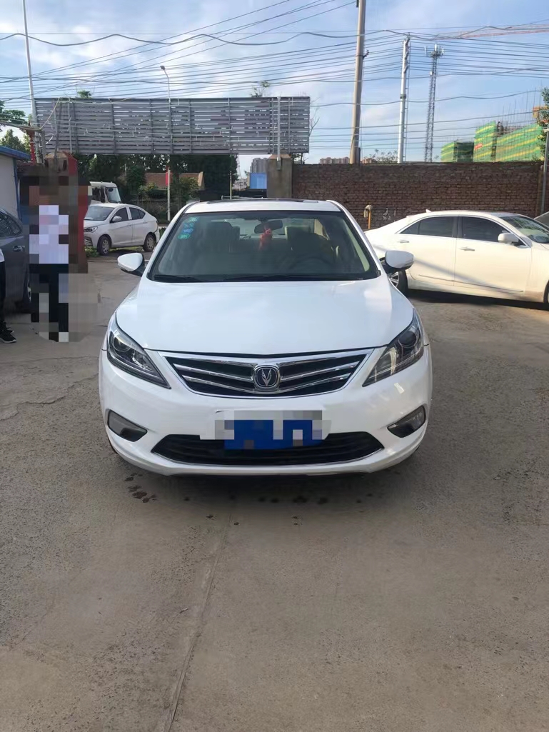 北京17年長安汽車逸動1